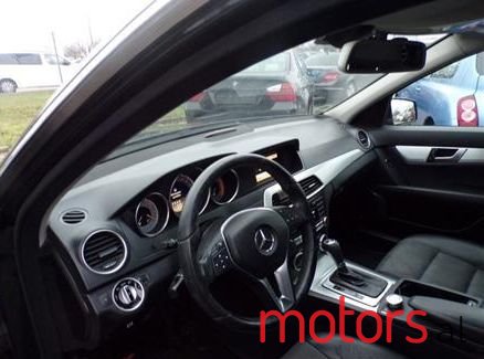 2011' Mercedes-Benz C 220 photo #5