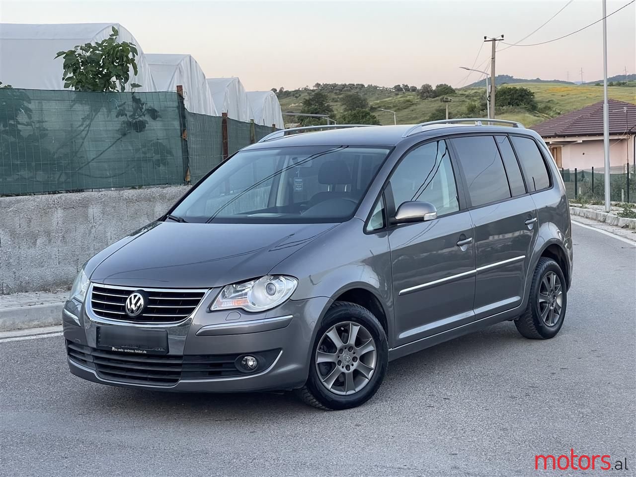 2007' Volkswagen Touran photo #2
