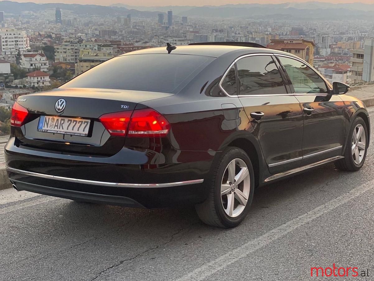 2012' Volkswagen Passat photo #6