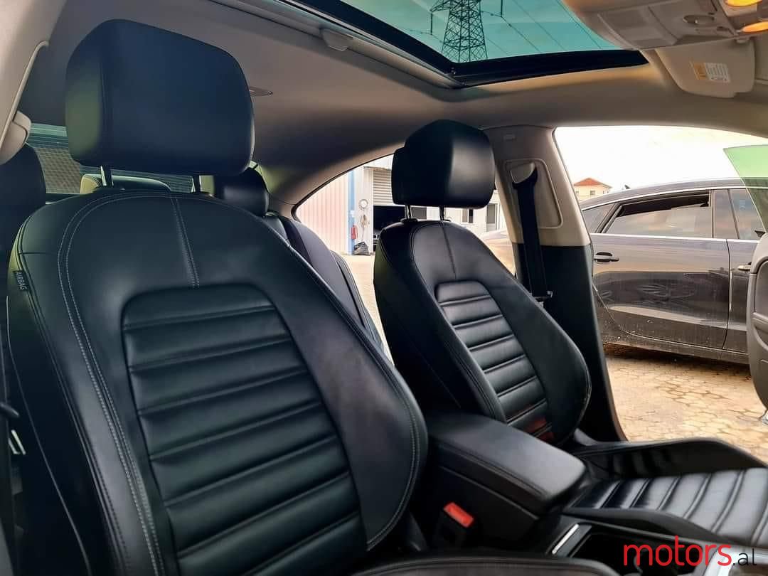 2012' Volkswagen Passat photo #6