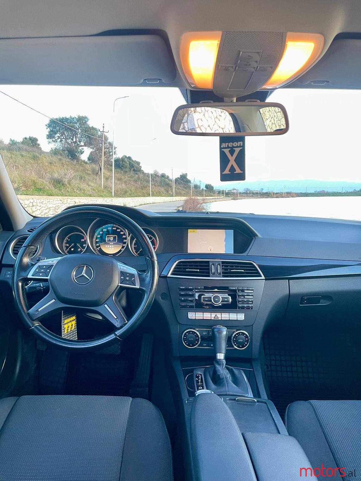 2012' Mercedes-Benz C 200 CDI photo #7