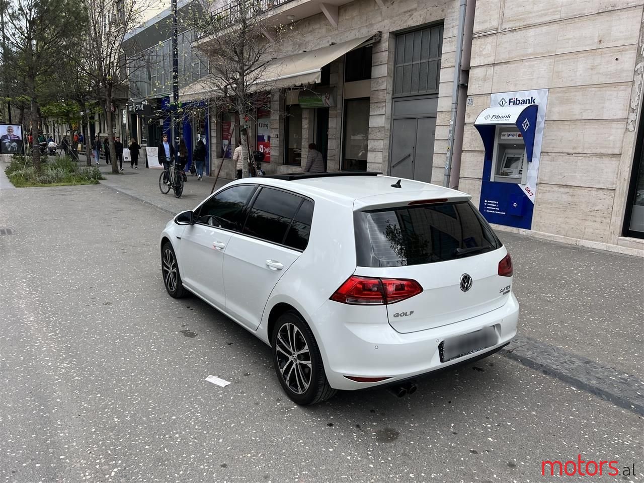 2015' Volkswagen Golf photo #5