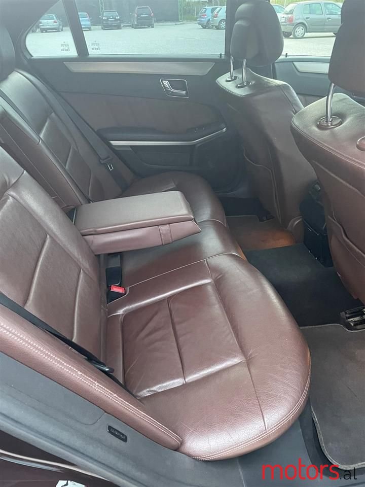 2009' Mercedes-Benz E 350 photo #4