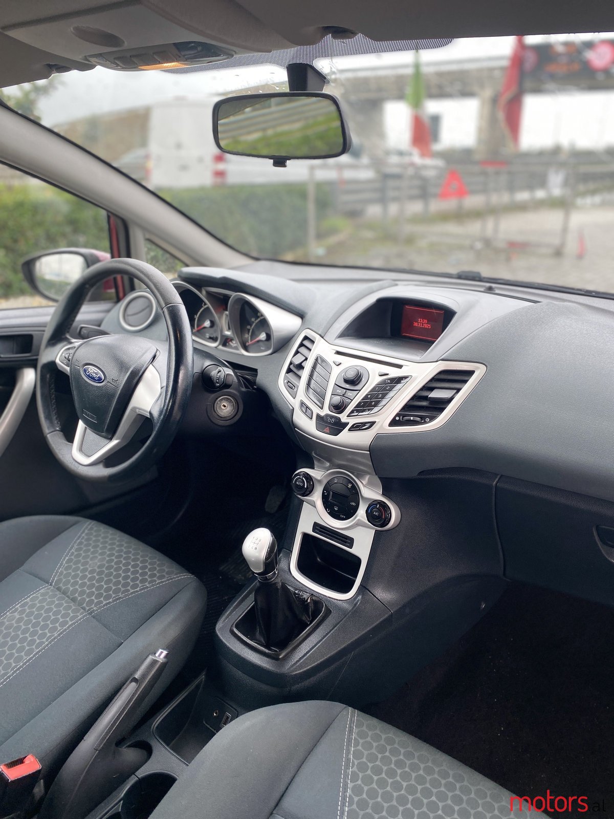 2010' Ford Fiesta photo #7