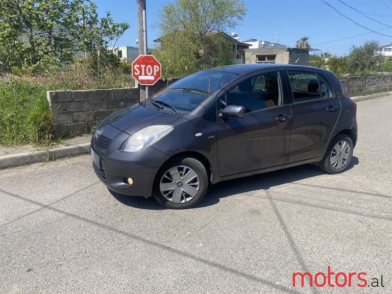 2008' Toyota Yaris photo #2