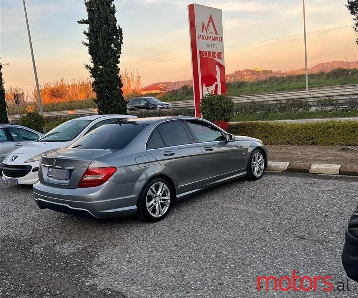 2013' Mercedes-Benz C 220 photo #3