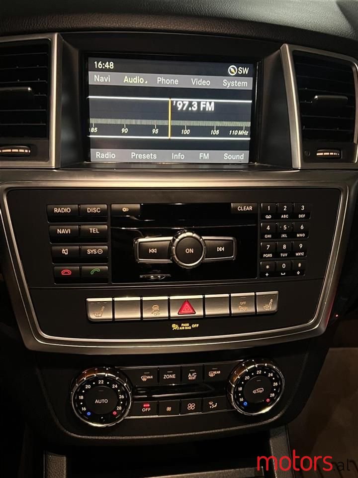 2012' Mercedes-Benz 350 photo #5