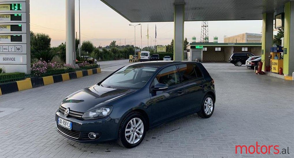 2010' Volkswagen Golf photo #1