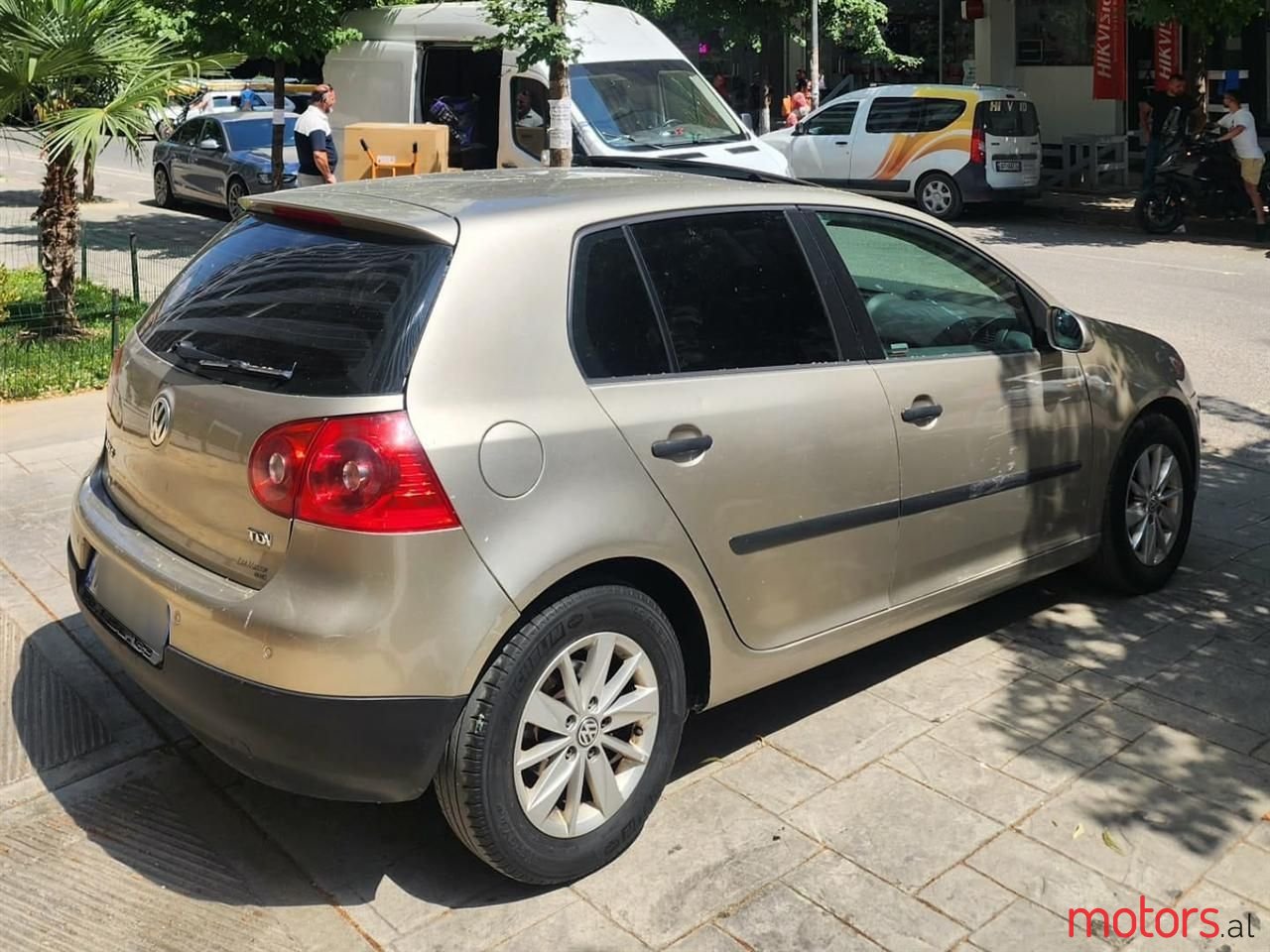 2005' Volkswagen Golf photo #4