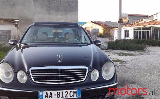 2004' Mercedes-Benz E-Class photo #2