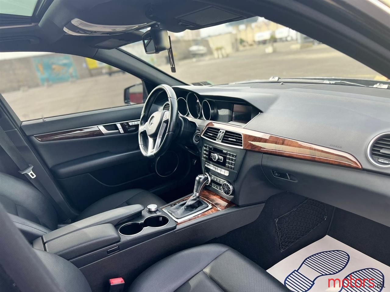 2012' Mercedes-Benz C 300 photo #6