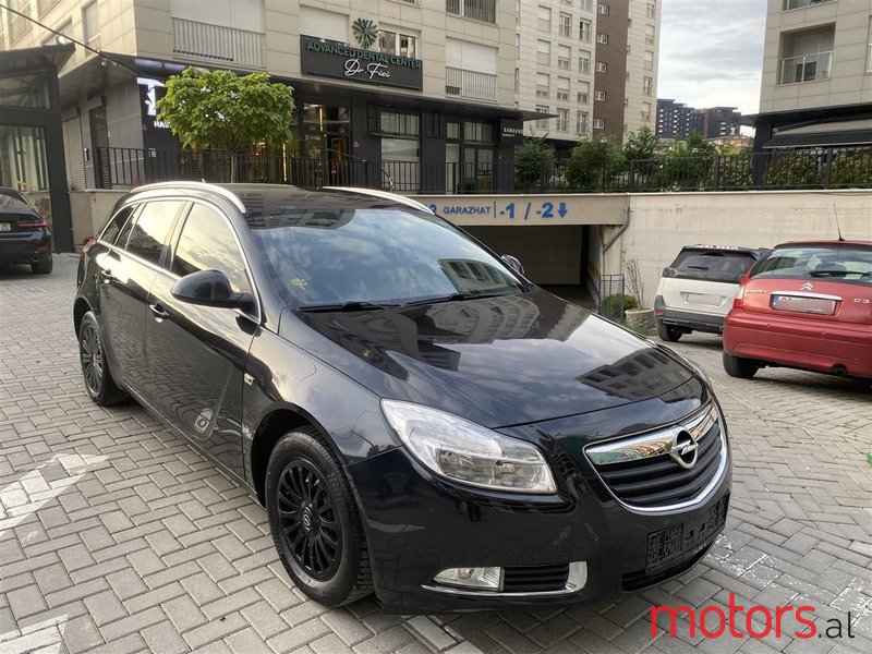 2011' Opel Insignia photo #1