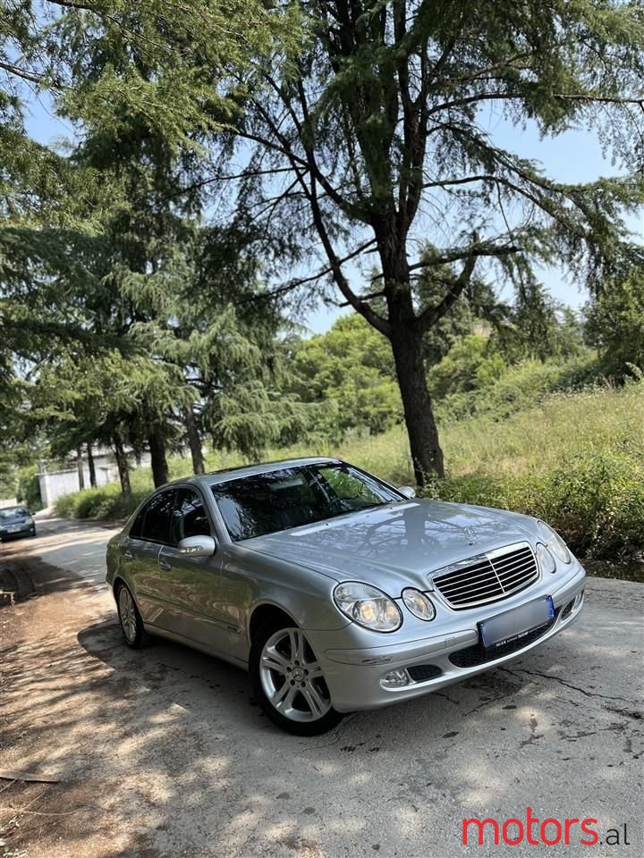 2004' Mercedes-Benz E 200 photo #1