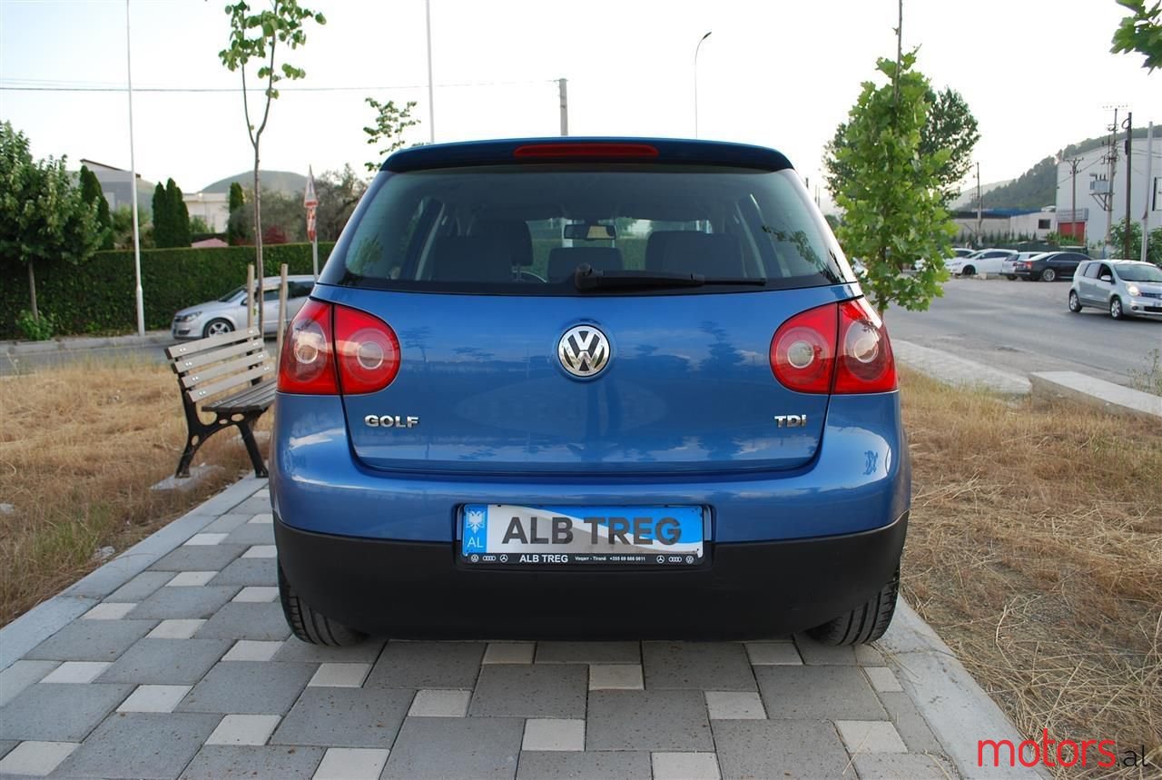 2005' Volkswagen Golf photo #4