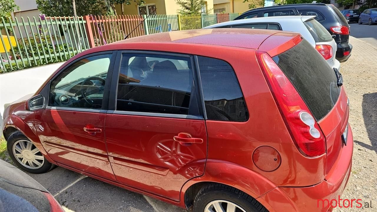 2008' Ford Fiesta photo #4