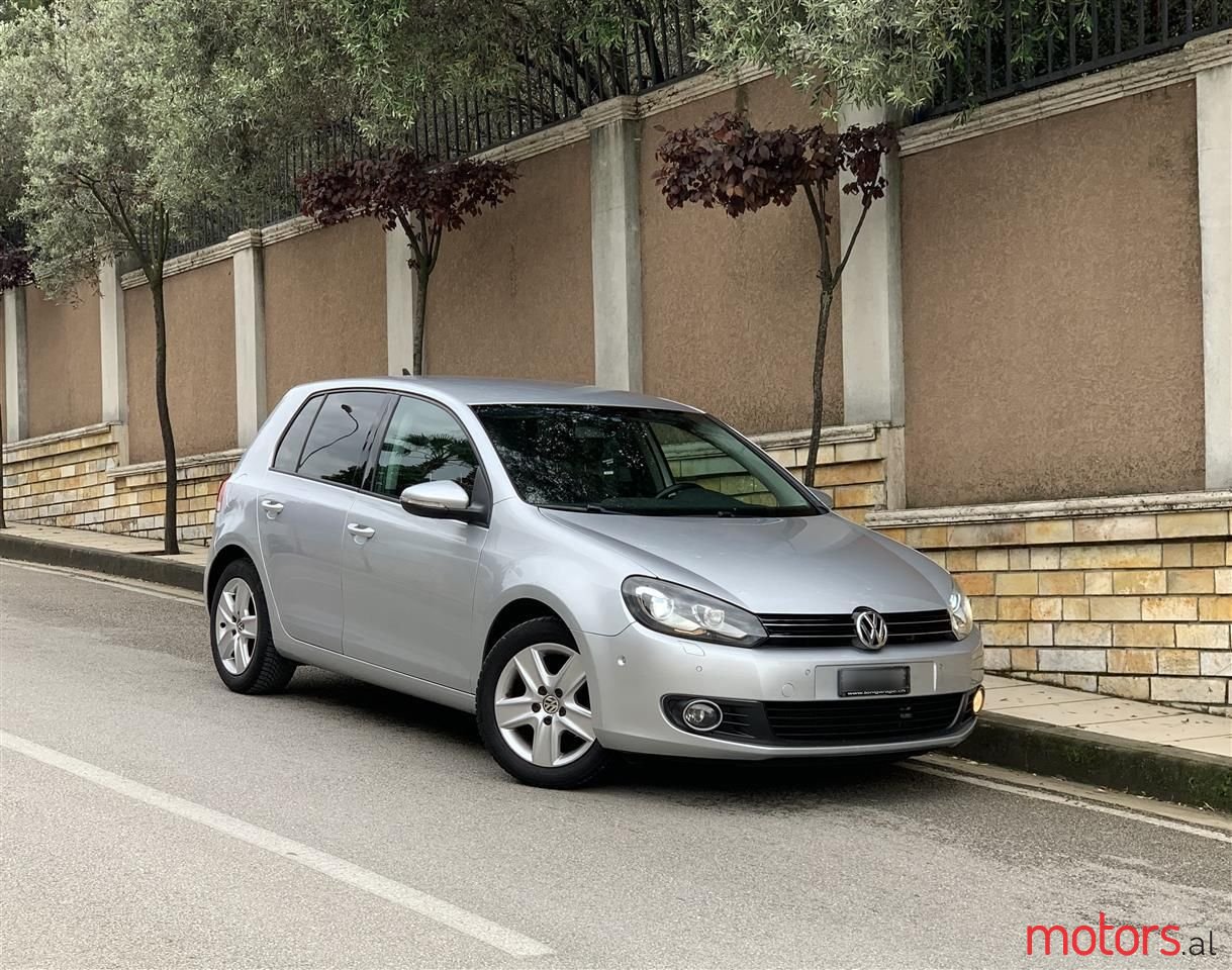 2010' Volkswagen Golf photo #1