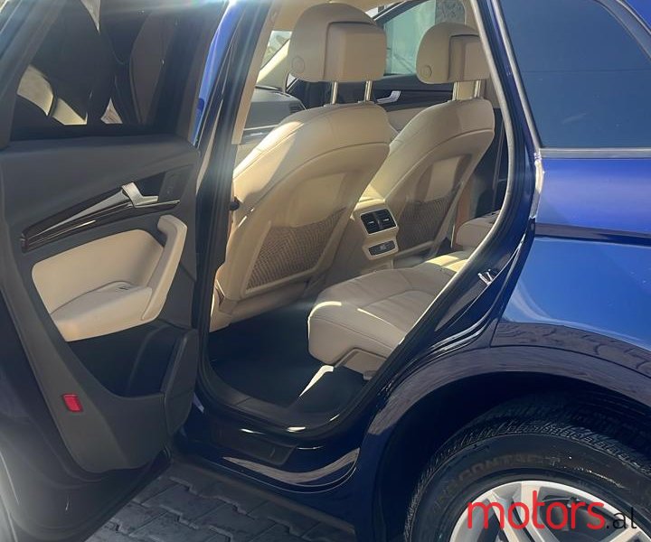 2019' Audi Q5 photo #2