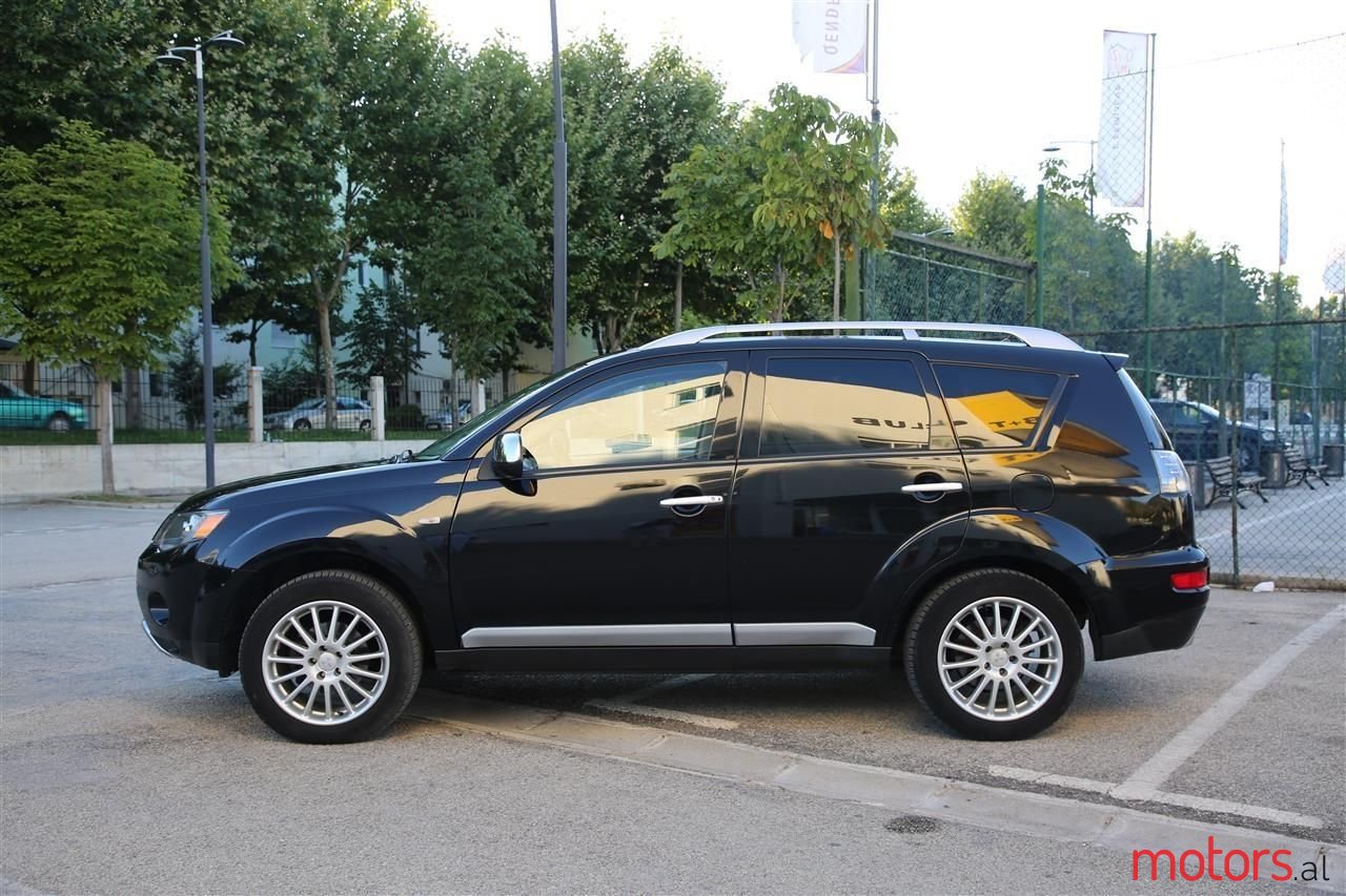 2008' Mitsubishi Outlander photo #2