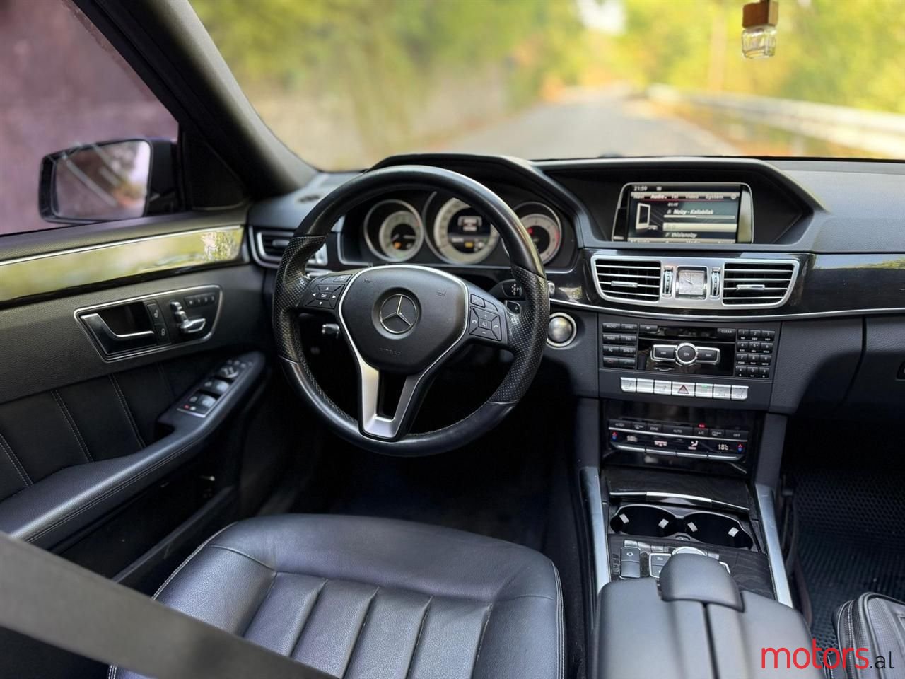 2014' Mercedes-Benz E 250 photo #5