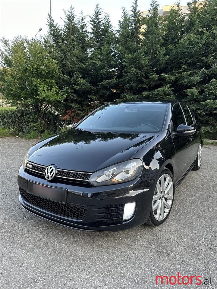 2010' Volkswagen Golf photo #1