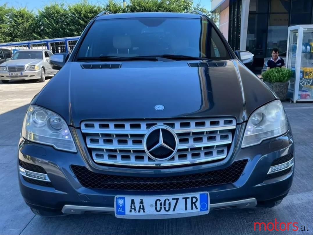 2010' Mercedes-Benz ML 350 photo #6