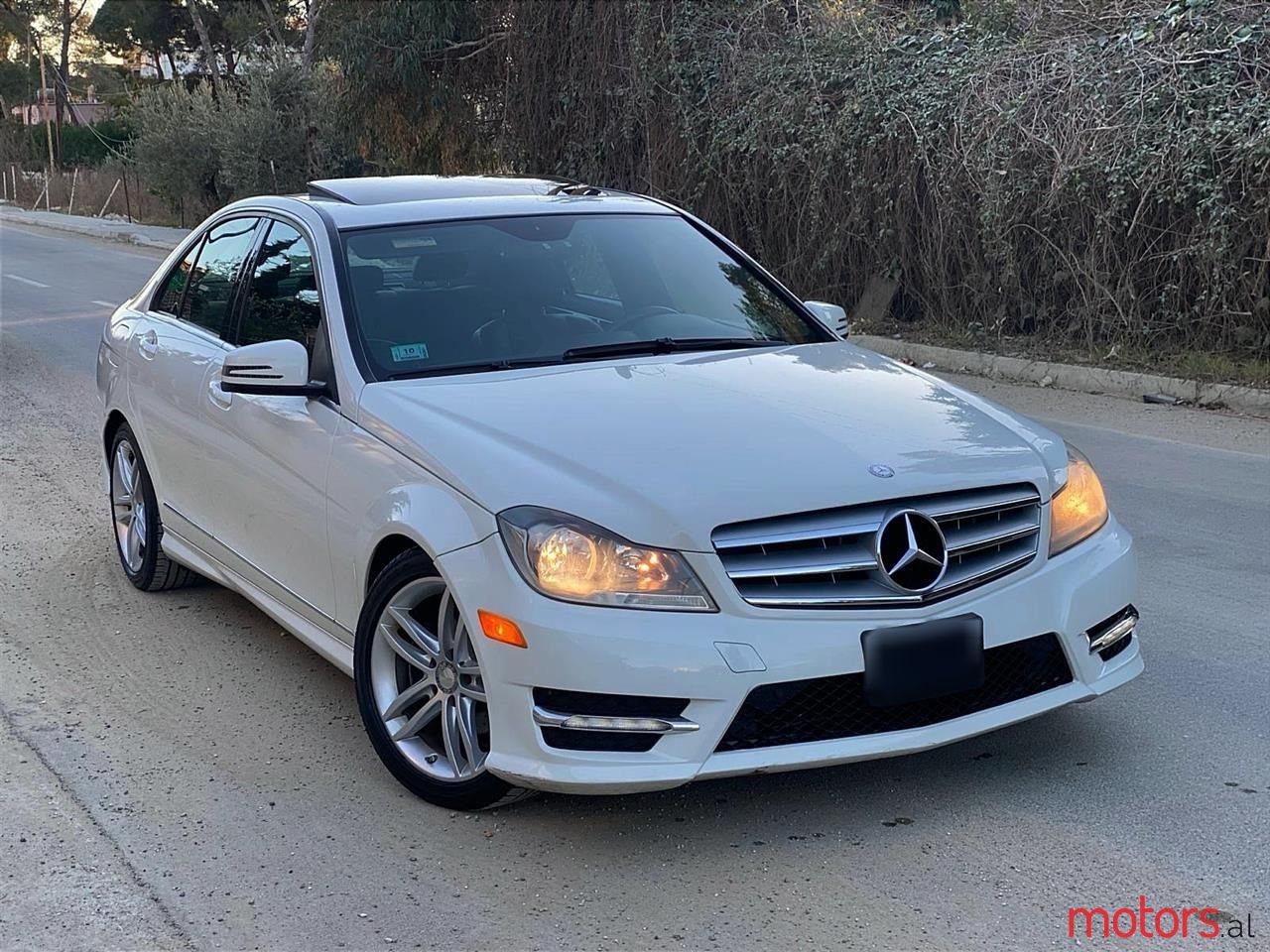 2012' Mercedes-Benz C 300 photo #1