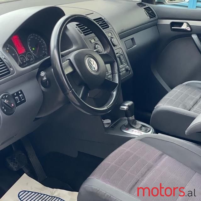 2006' Volkswagen Touran photo #6