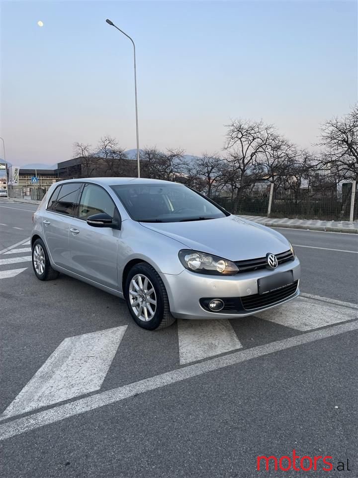 2010' Volkswagen Golf photo #2