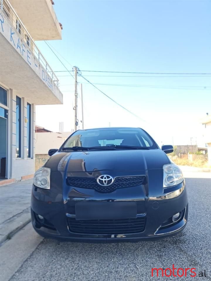 2008' Toyota Auris photo #2