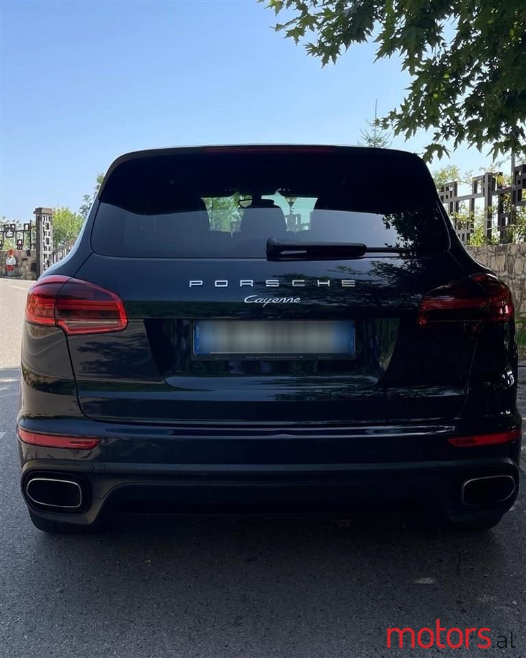 2016' Porsche Cayenne photo #5