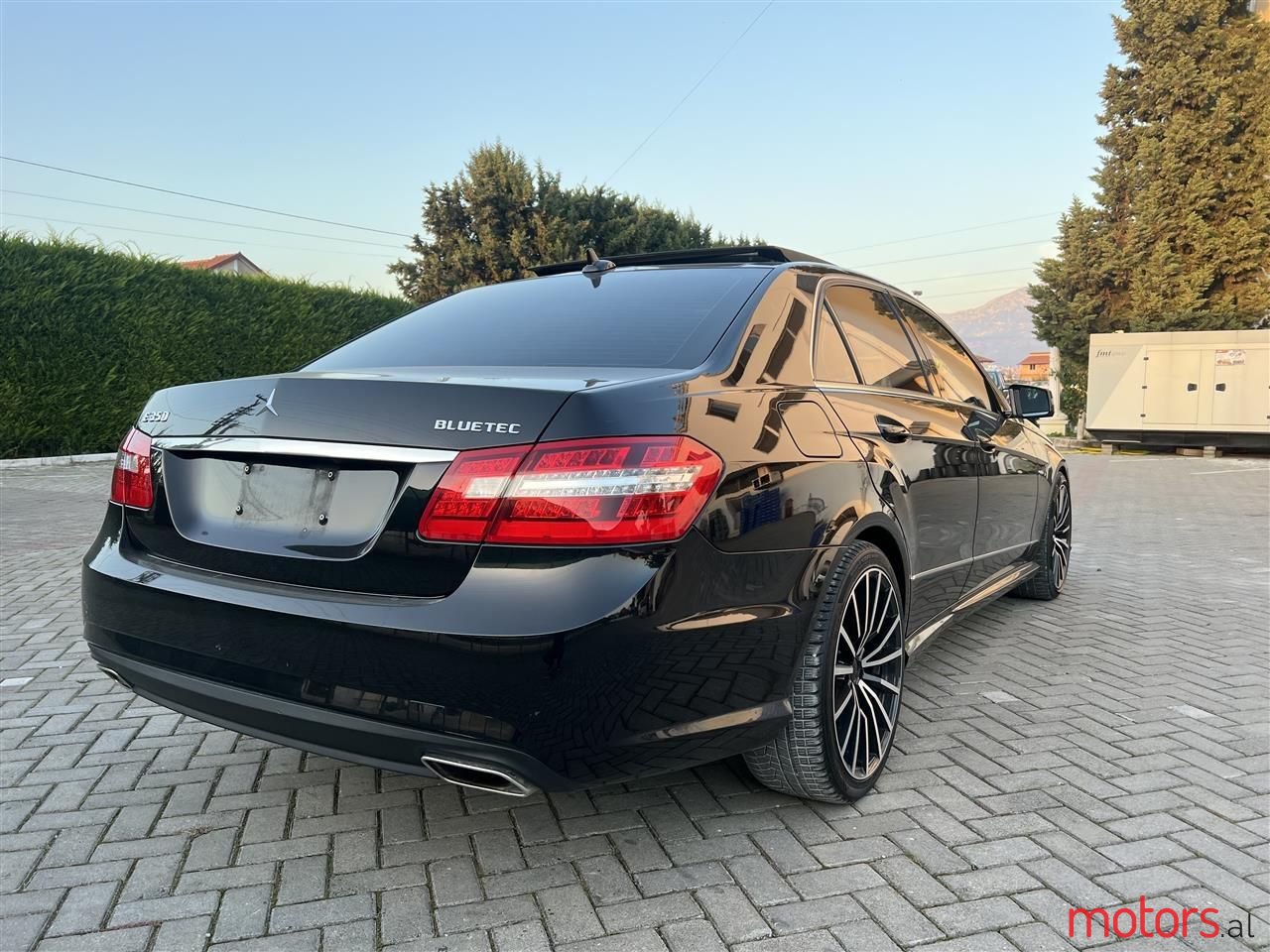 2011' Mercedes-Benz E 350 photo #2