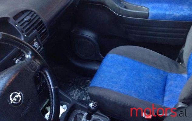 2003' Opel Zafira photo #1