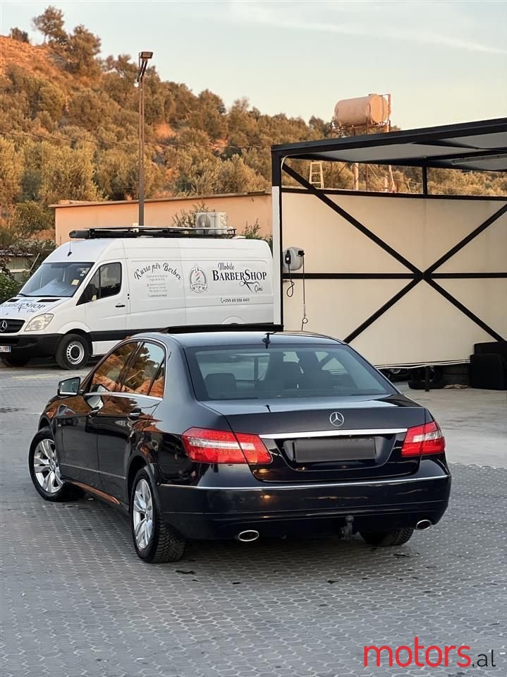 2010' Mercedes-Benz E 350 photo #2