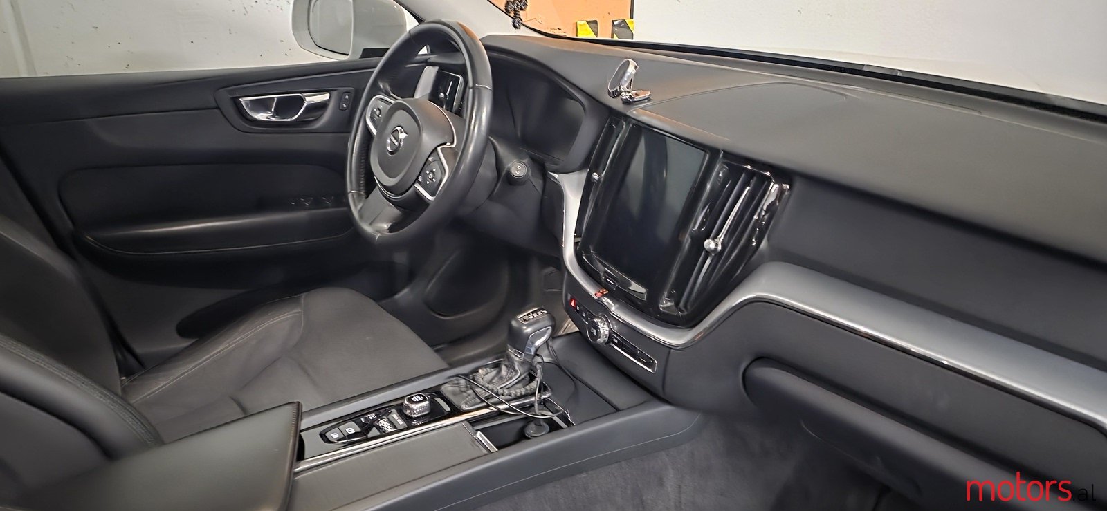 2018' Volvo XC60 photo #7