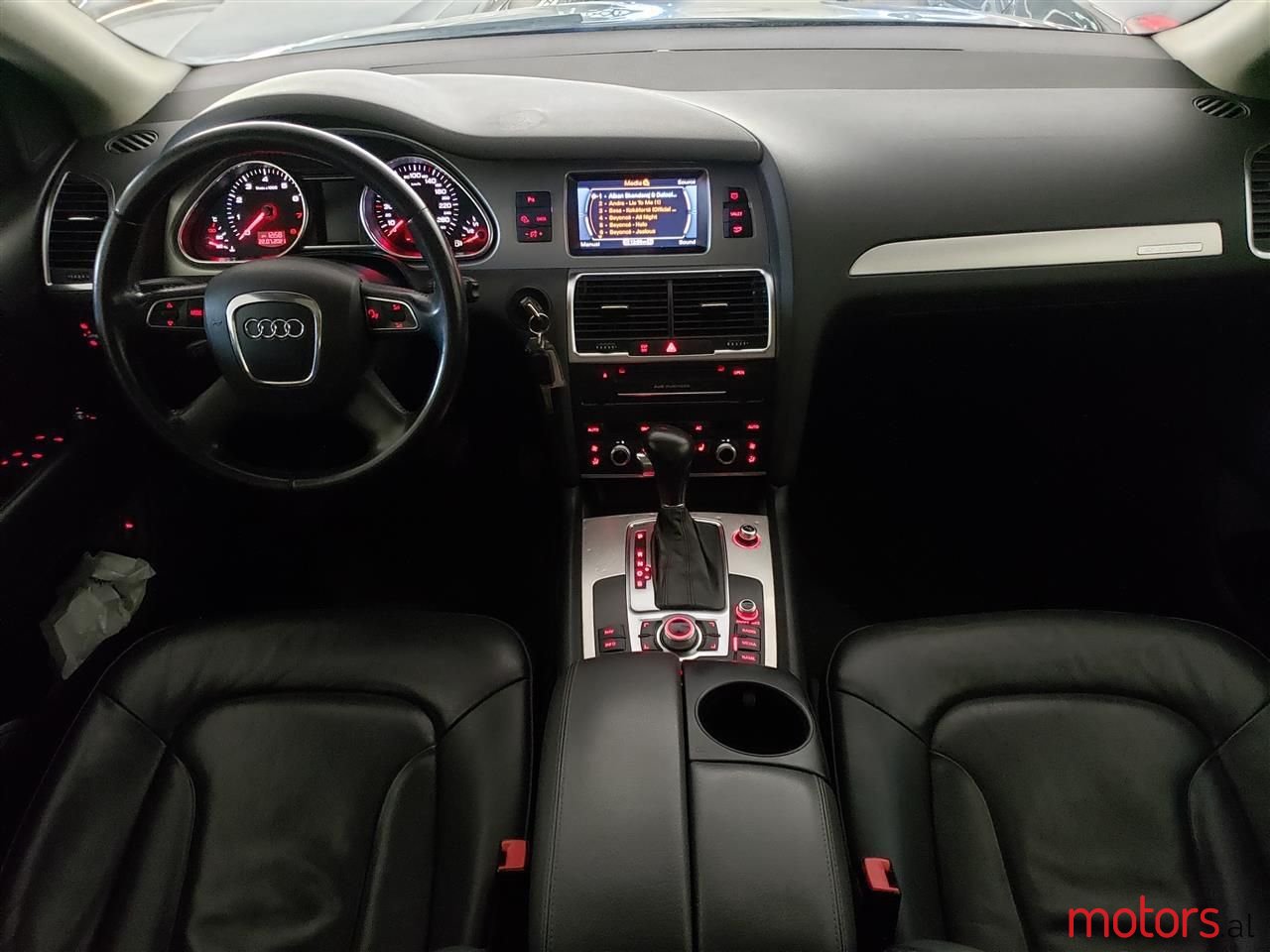 2010' Audi Q7 photo #4