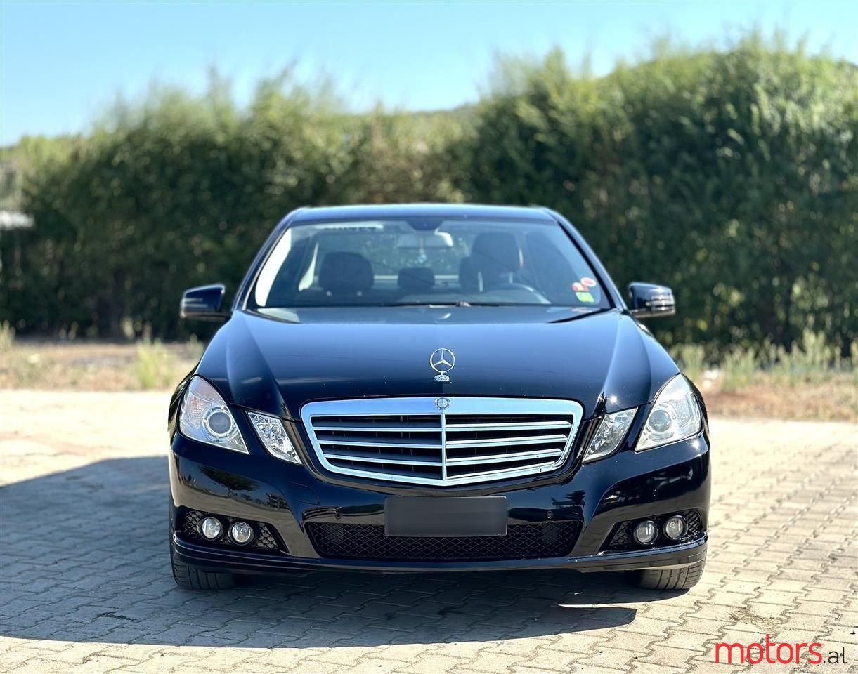 2010' Mercedes-Benz E 220 photo #1
