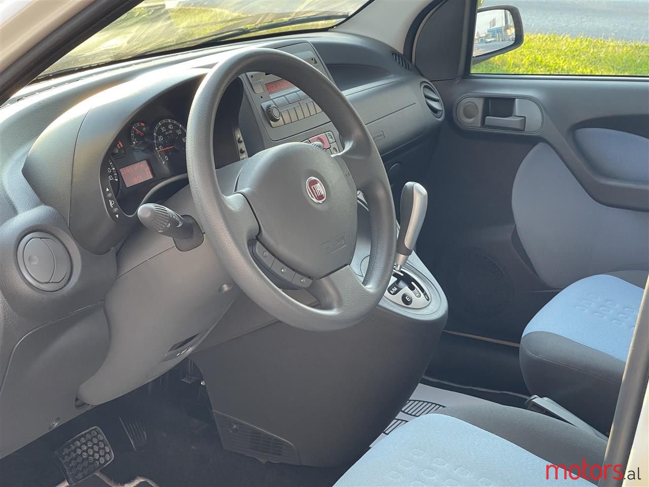 2009' Fiat Panda photo #2