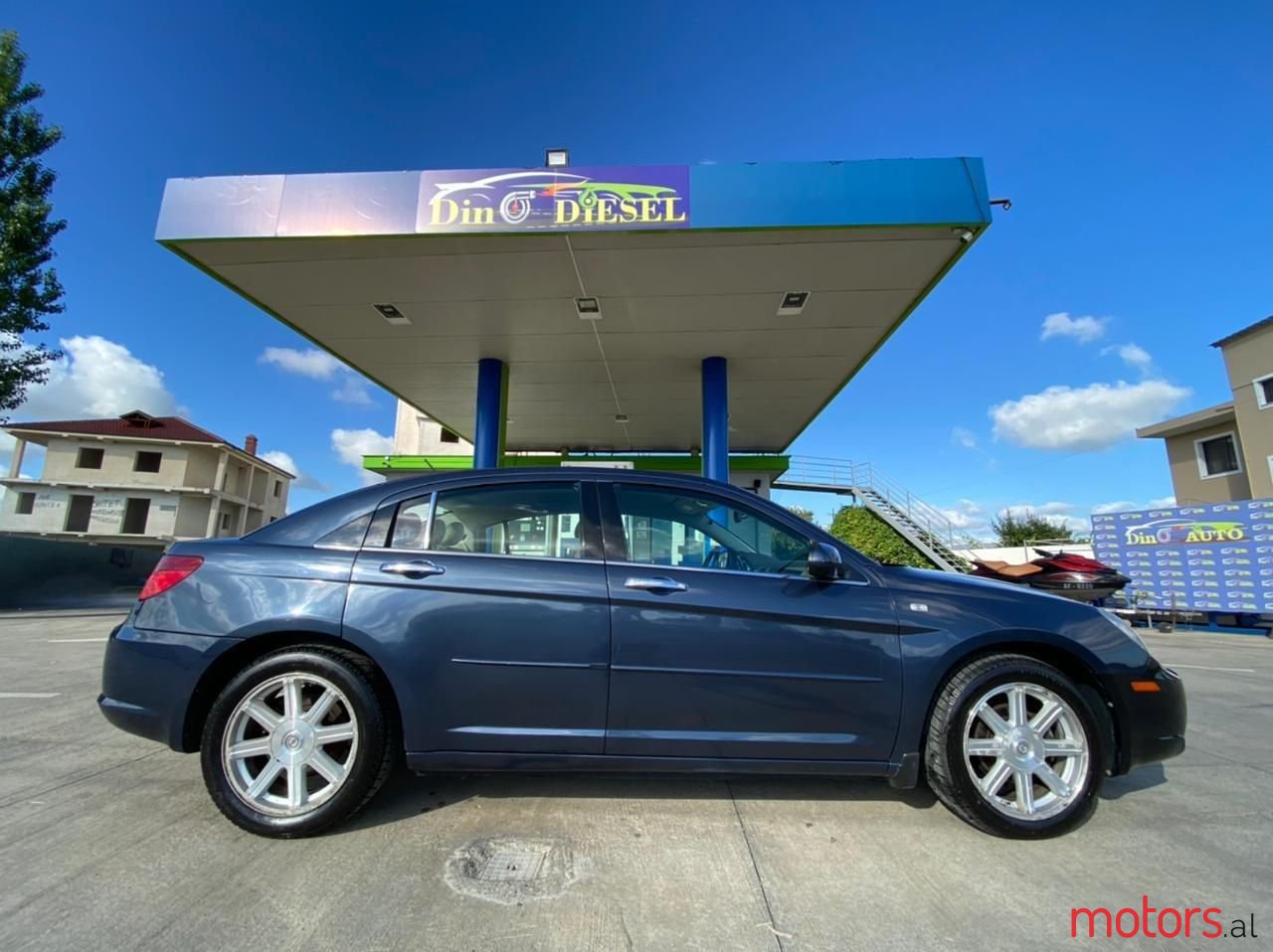 2010' Chrysler Sebring photo #6
