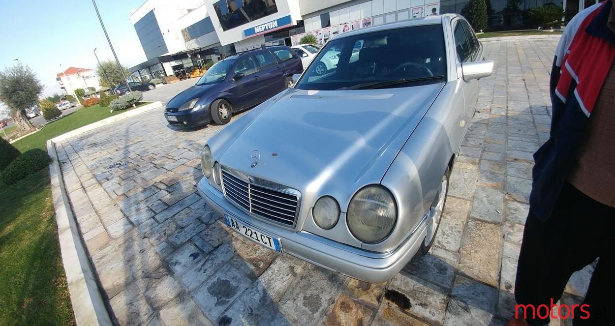 1996' Mercedes-Benz E 250 photo #2