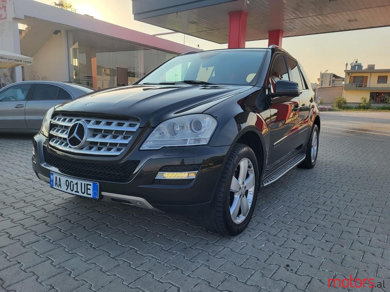 2010' Mercedes-Benz ML 350 photo #1