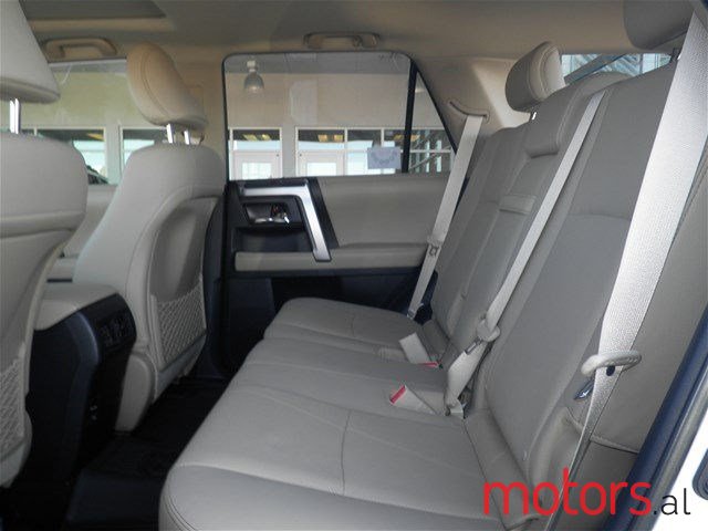 2016' Toyota 4Runner photo #7