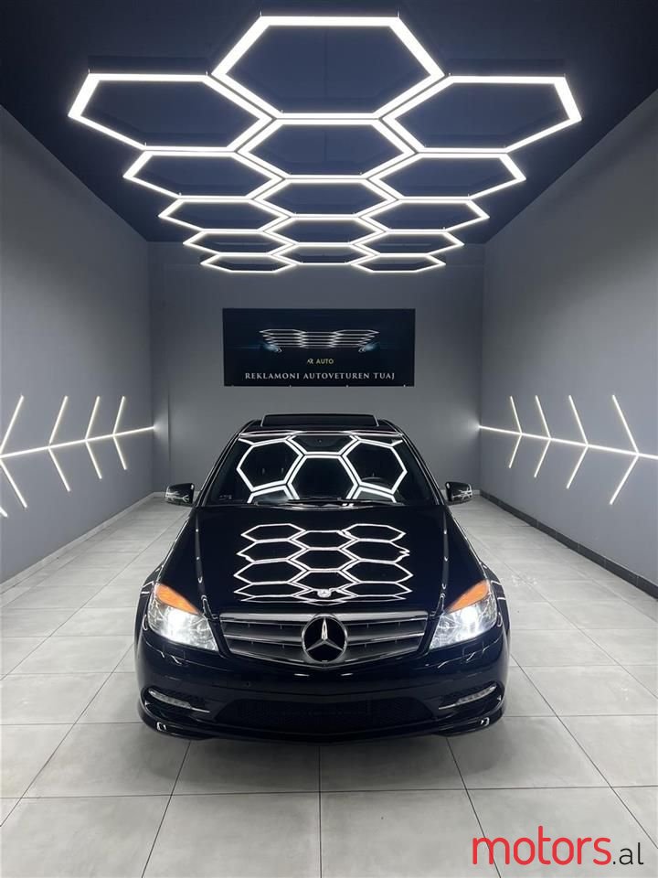 2011' Mercedes-Benz C 250 photo #5