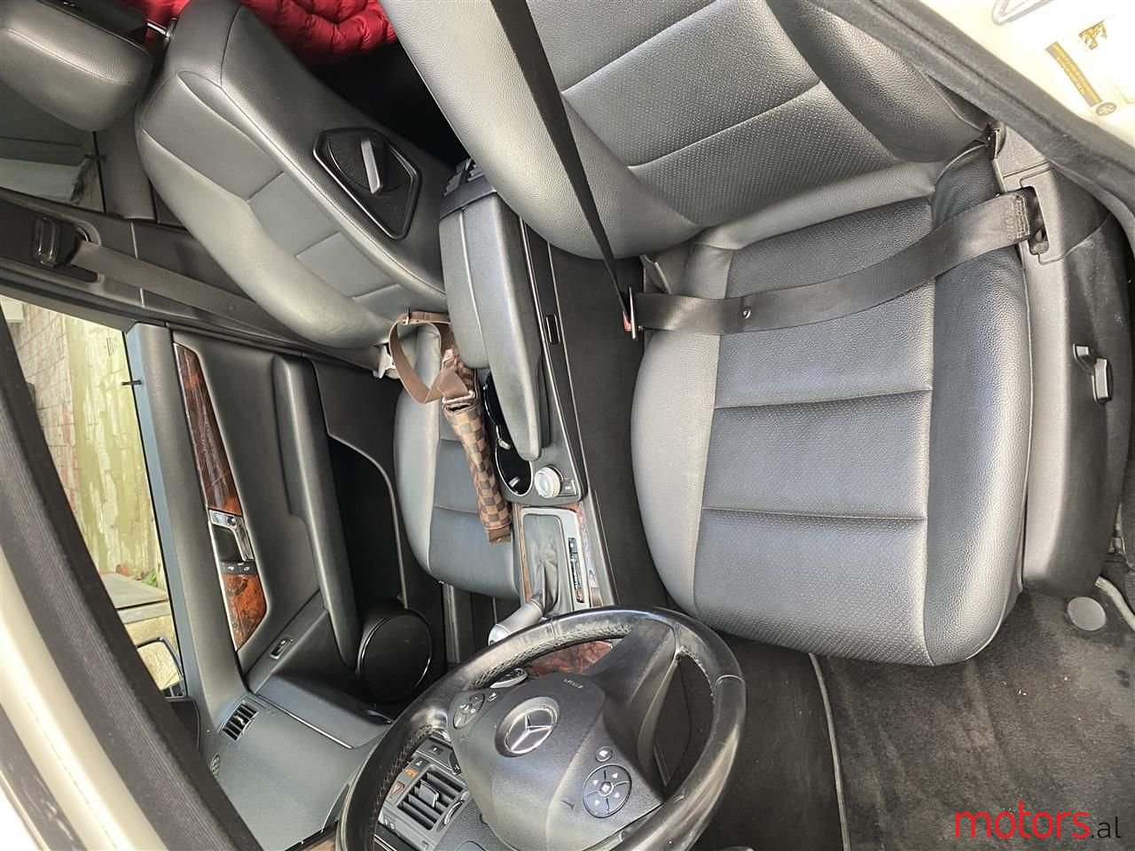 2010' Mercedes-Benz C 300 photo #6