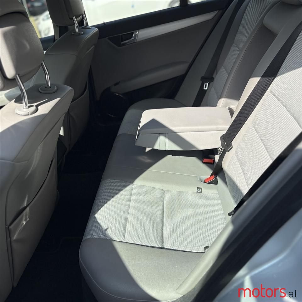 2008' Mercedes-Benz C 230 photo #2