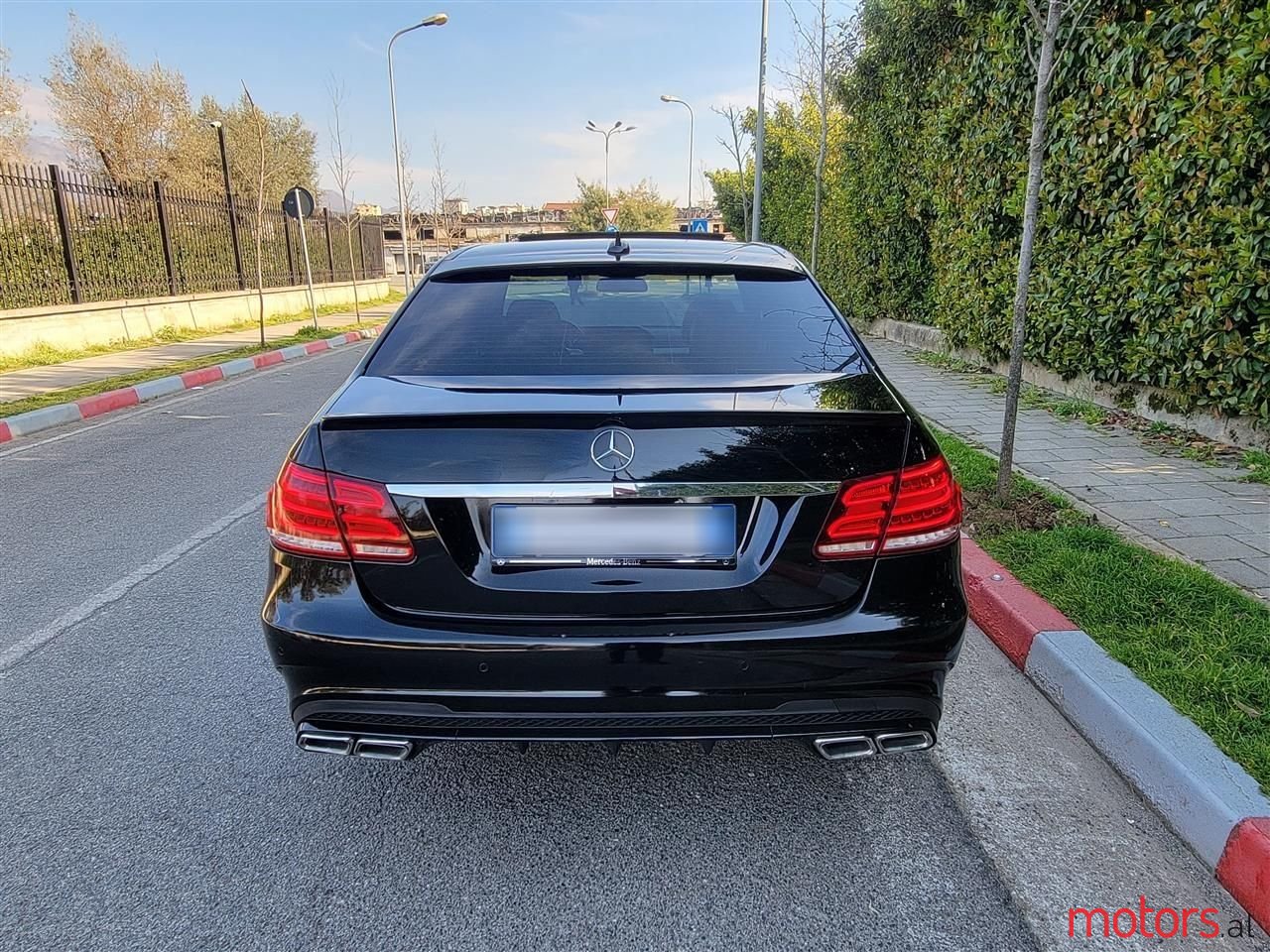 2015' Mercedes-Benz E 220 photo #3