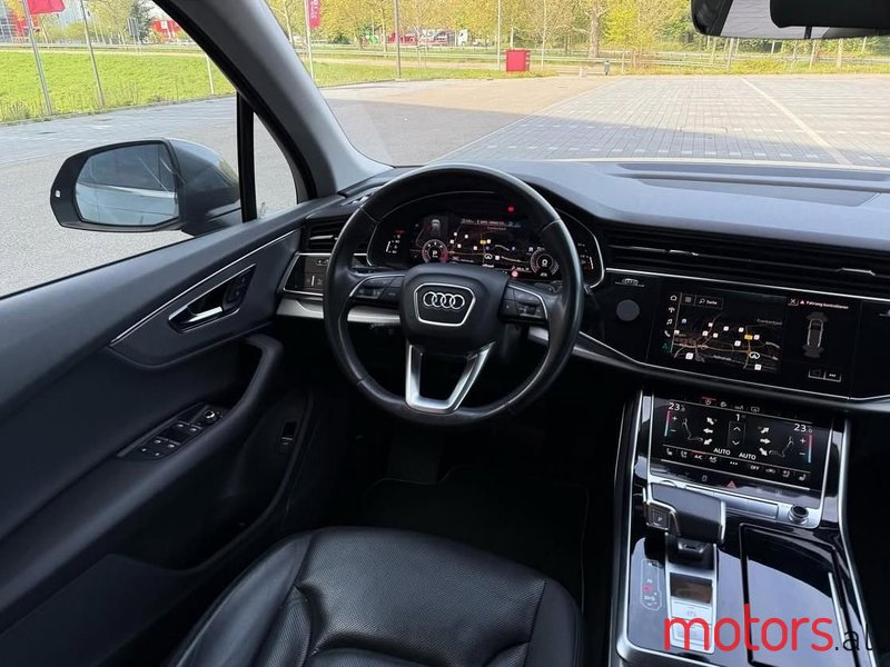 2020' Audi Q7 photo #3