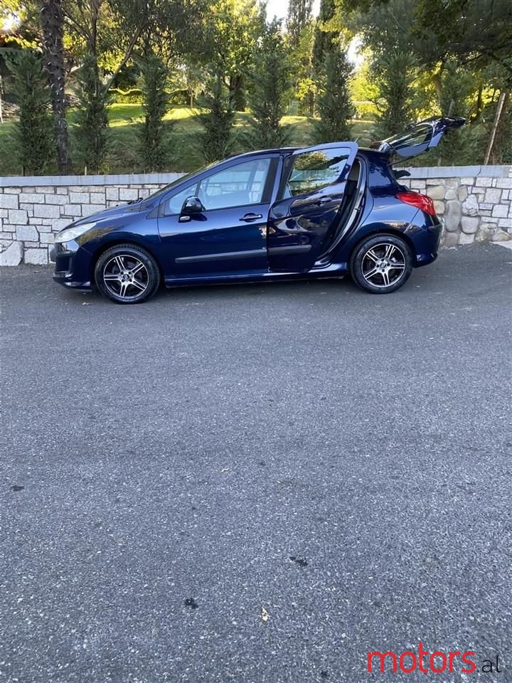 2011' Peugeot 308 photo #3