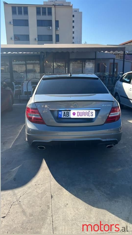 2012' Mercedes-Benz C 300 photo #3