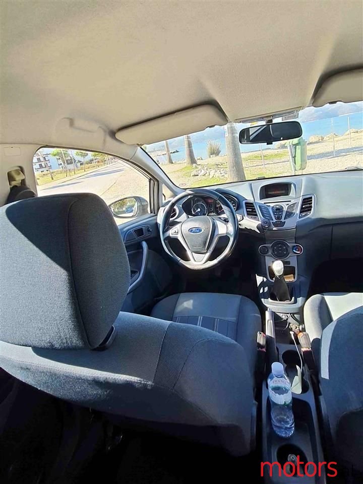 2009' Ford Fiesta photo #5