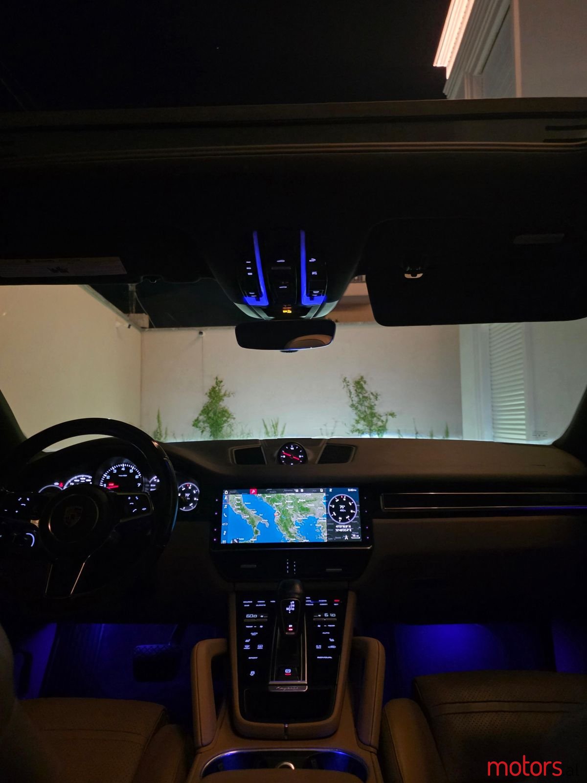 2019' Porsche Cayenne photo #5